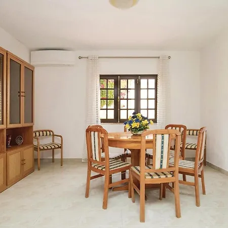 Beautiful In With 4 Bedrooms, Wifi And Outdoor Swimming Pool アルブフェイラ